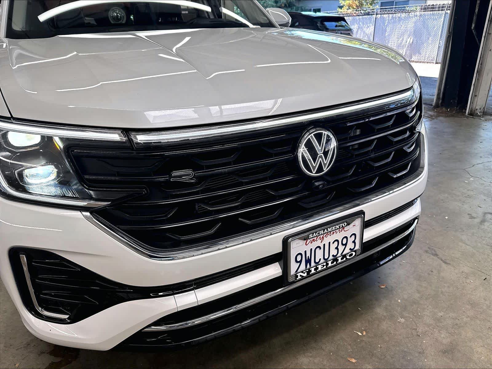 Certified 2026 Volkswagen Atlas SEL Premium R-Line AWD/4WD image 37