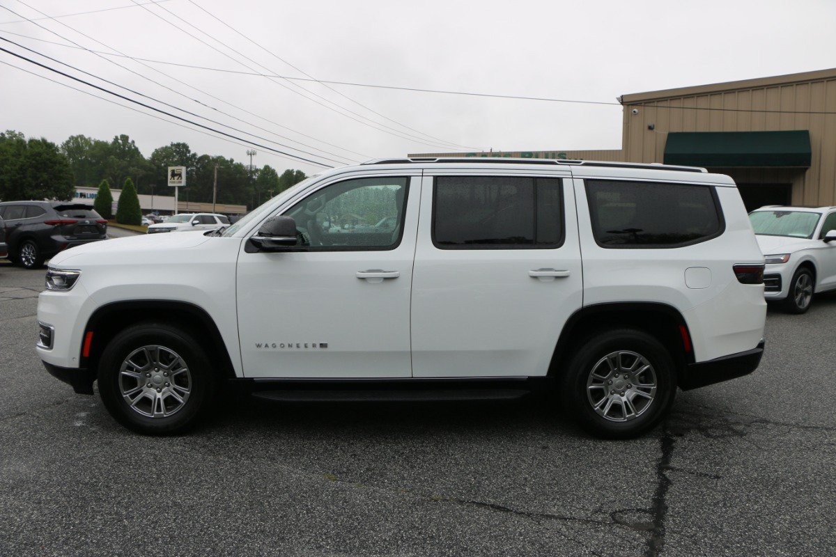Used 2023 Jeep Wagoneer 2WD image 2