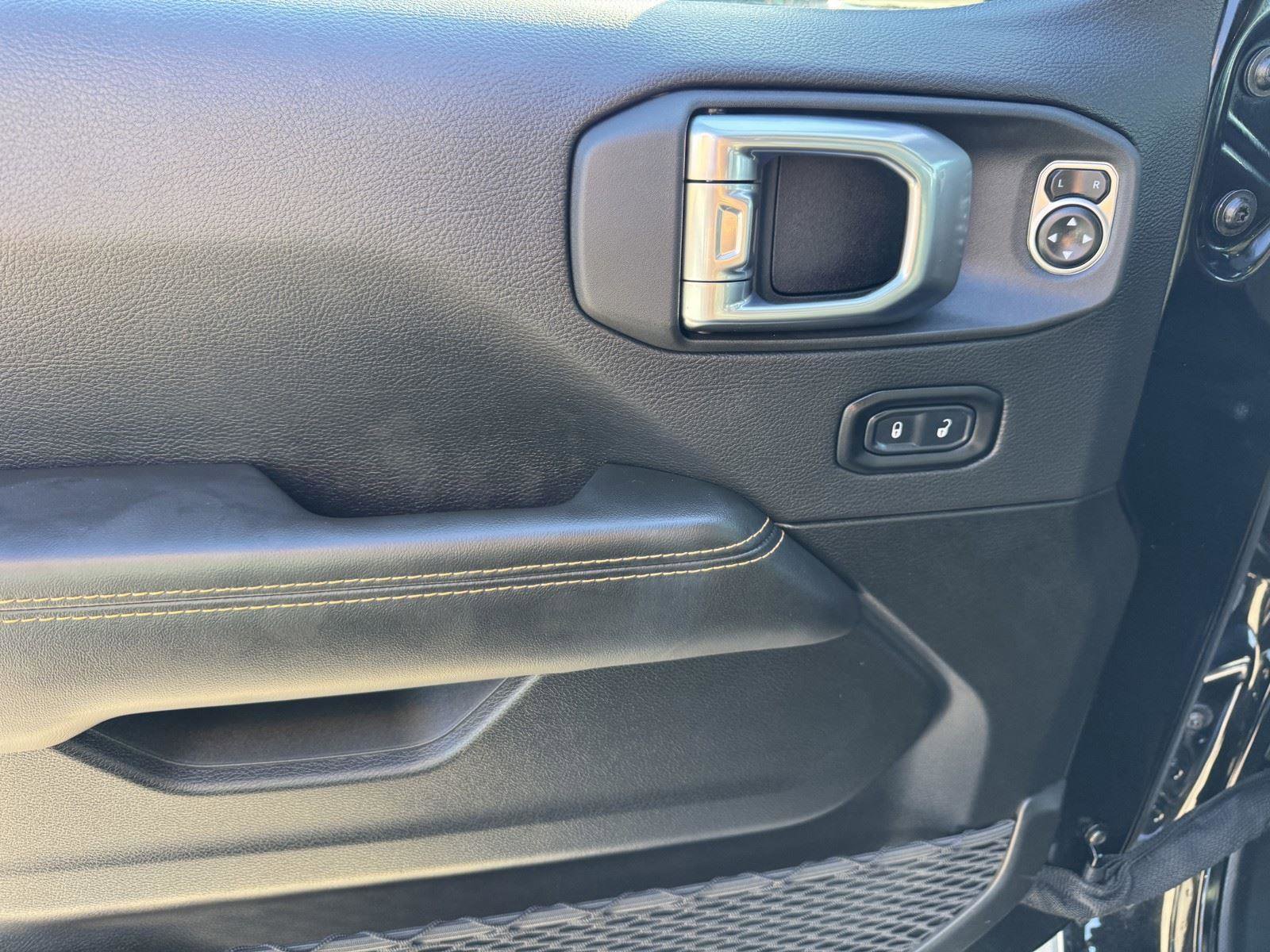 Certified 2025 Jeep Wrangler Sahara w/ Safety Group AWD/4WD image 14