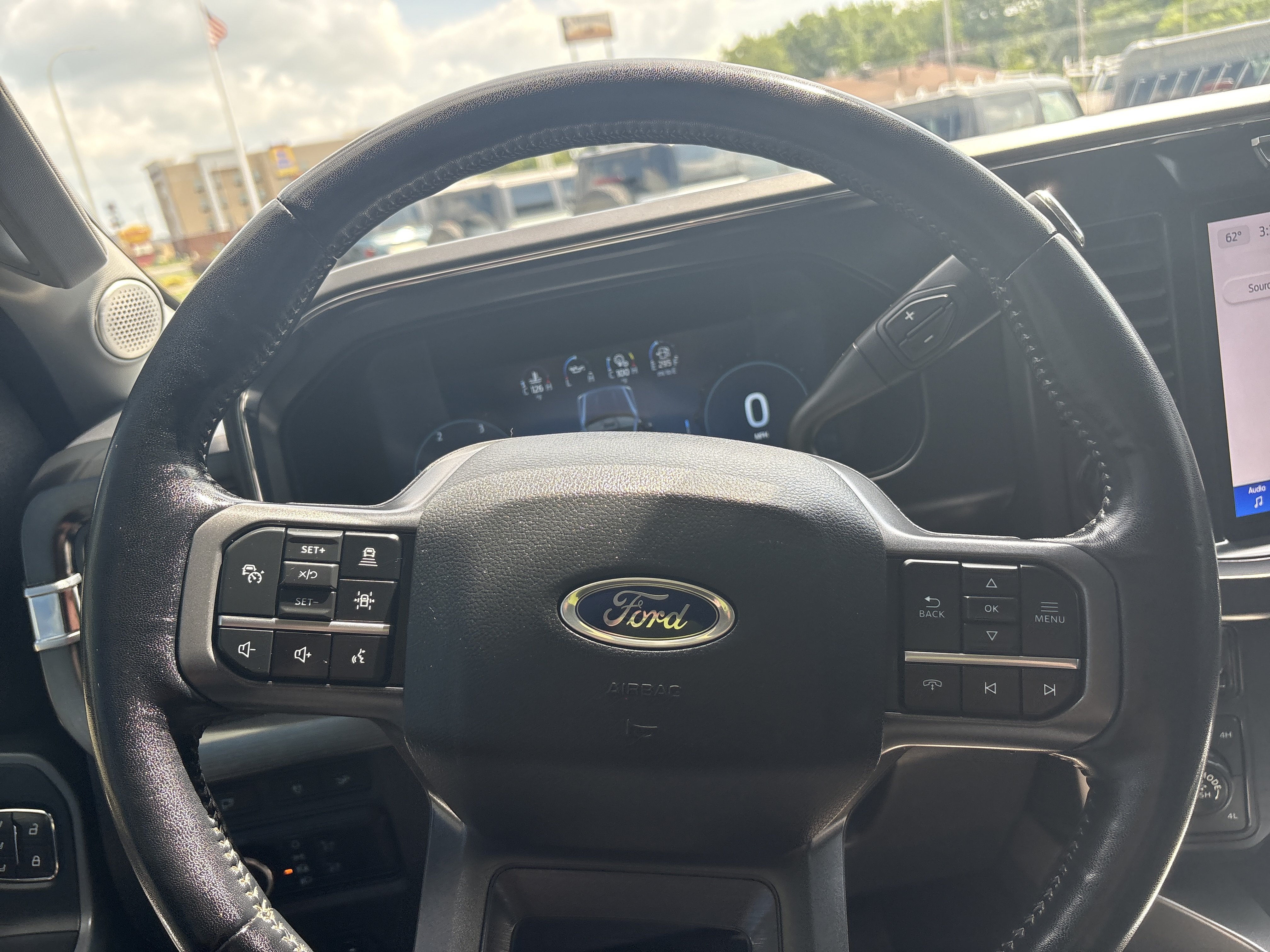 Used 2024 Ford F350 Lariat w/ Lariat Ultimate Package AWD/4WD image 13