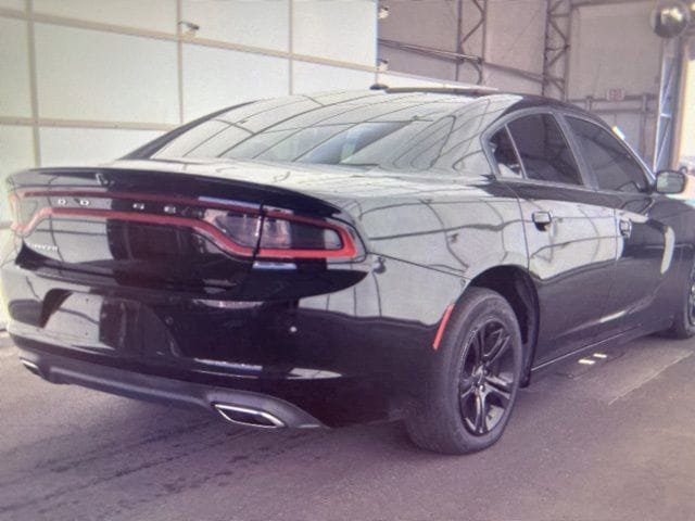 Used 2019 Dodge Charger SXT image 5