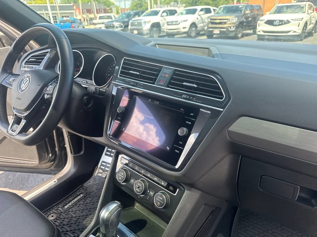 Used 2021 Volkswagen Tiguan SE R-Line AWD/4WD image 36
