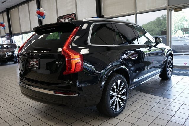 Used 2023 Volvo XC90 B6 Plus image 18