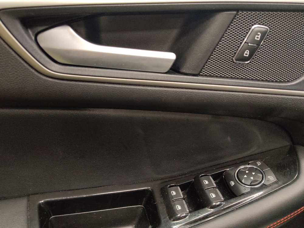 Used 2020 Ford Edge ST-Line image 27