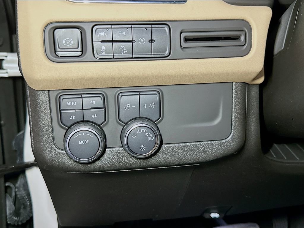 Used 2023 Chevrolet Tahoe Premier AWD/4WD image 29