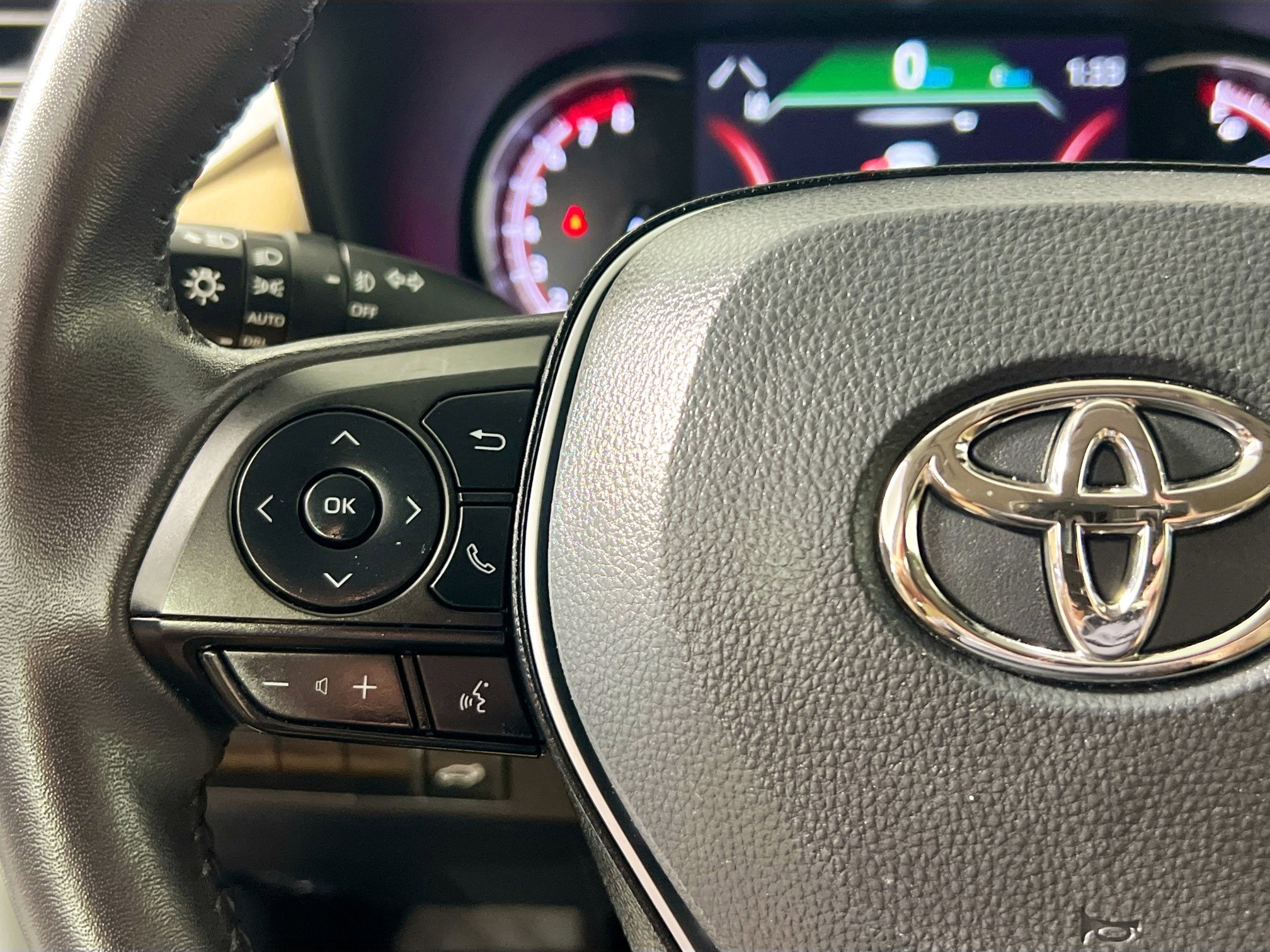 Used 2023 Toyota RAV4 XLE Premium image 18