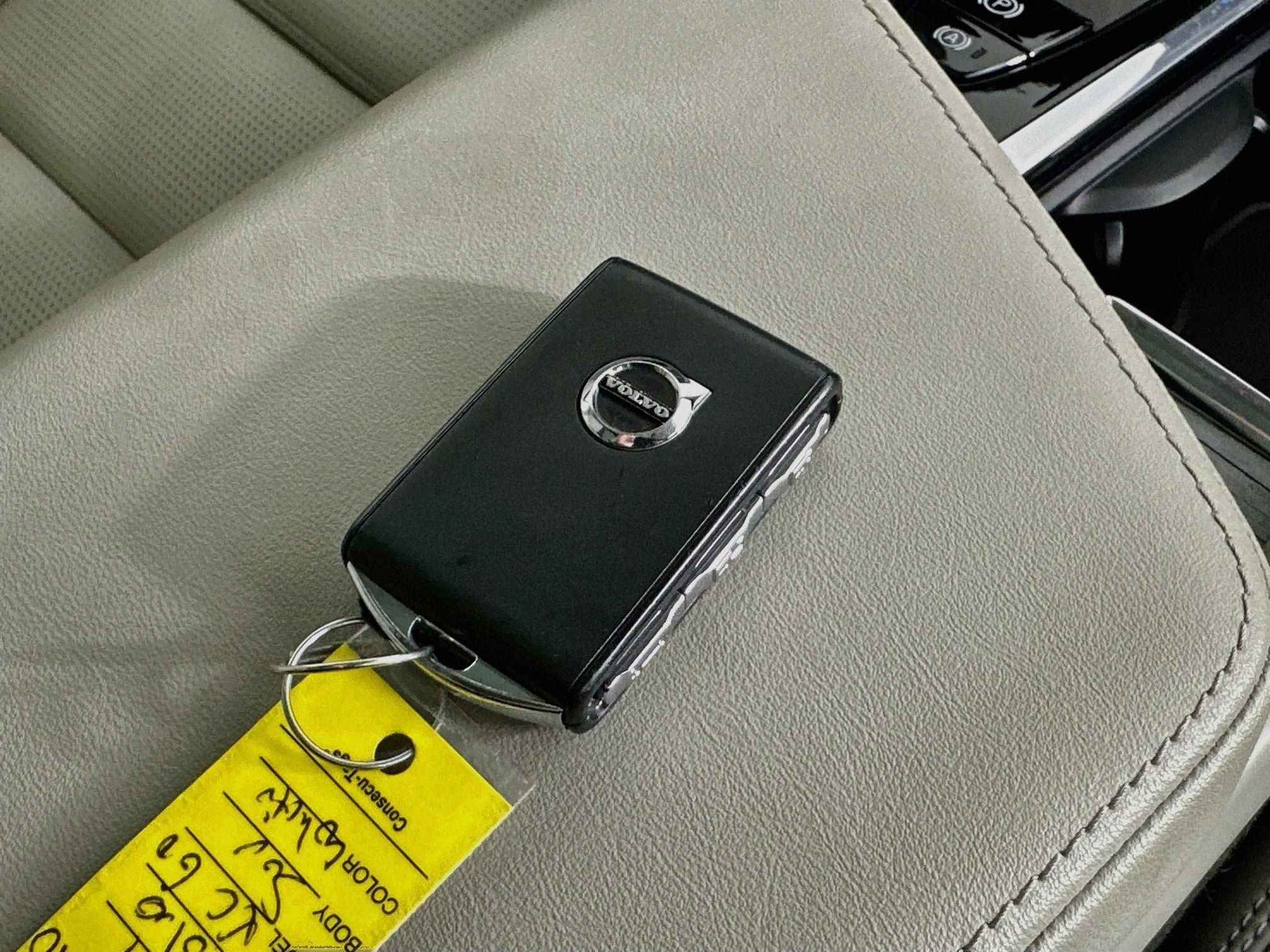 Used 2024 Volvo XC60 B5 Ultimate w/ Climate Package AWD/4WD image 35