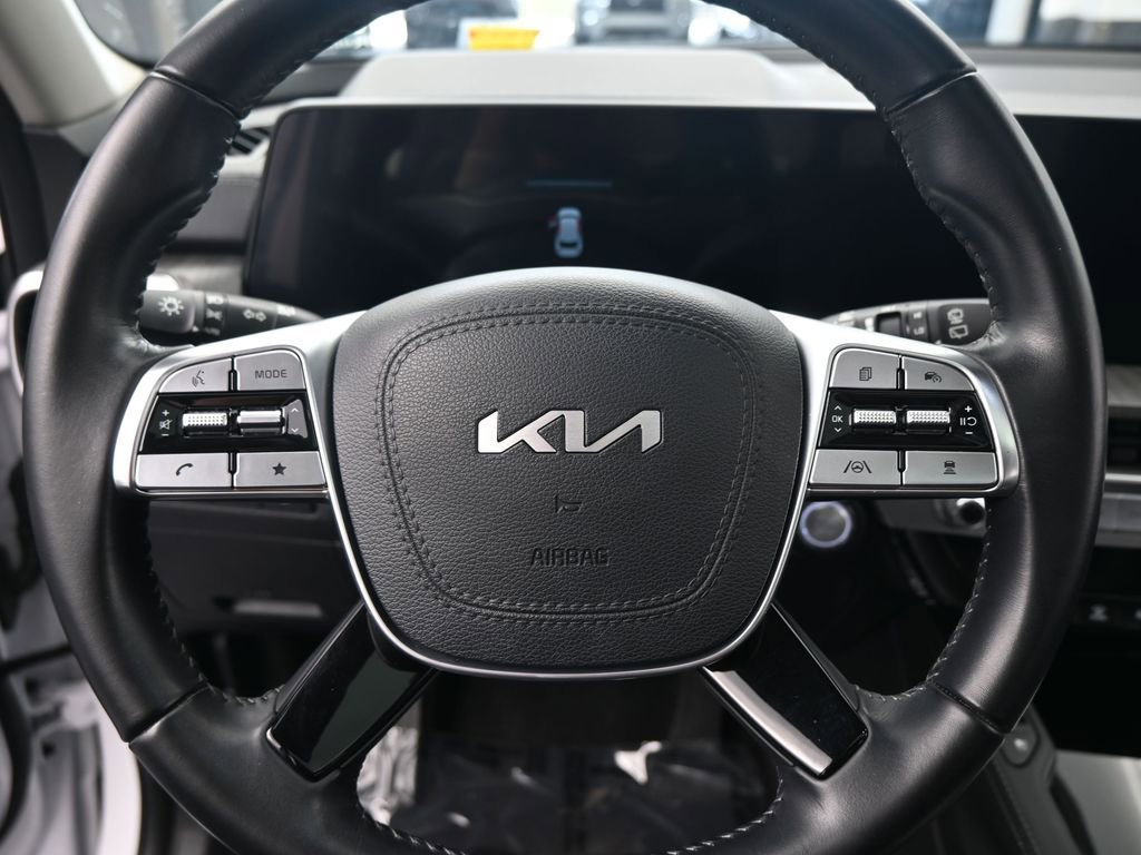 Used 2023 Kia Telluride EX image 16