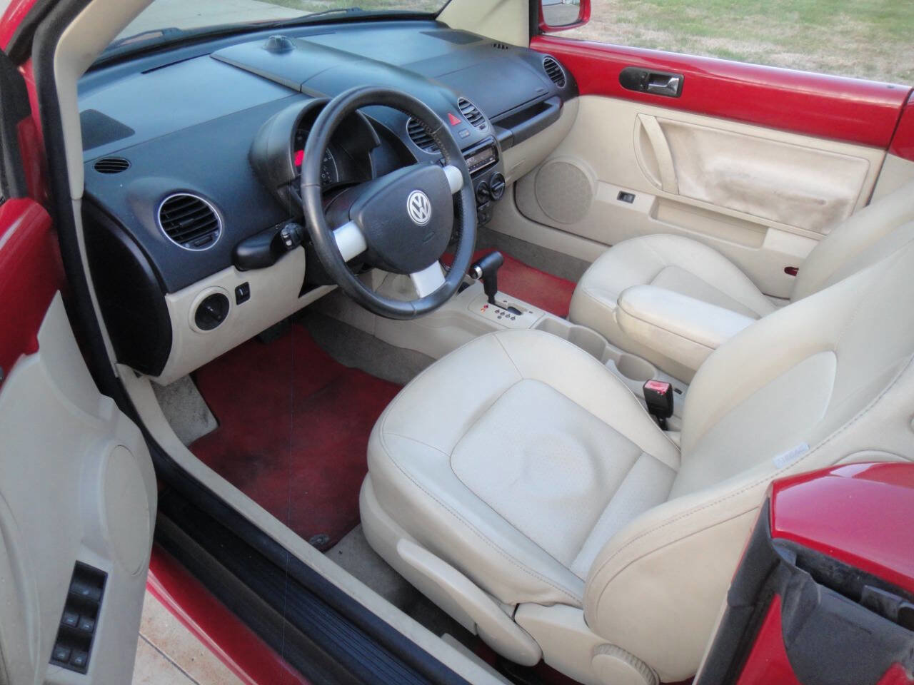 Used 2008 Volkswagen Beetle SE image 12