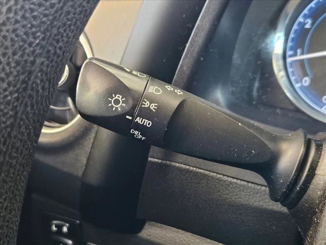 Used 2018 Toyota Corolla LE image 12