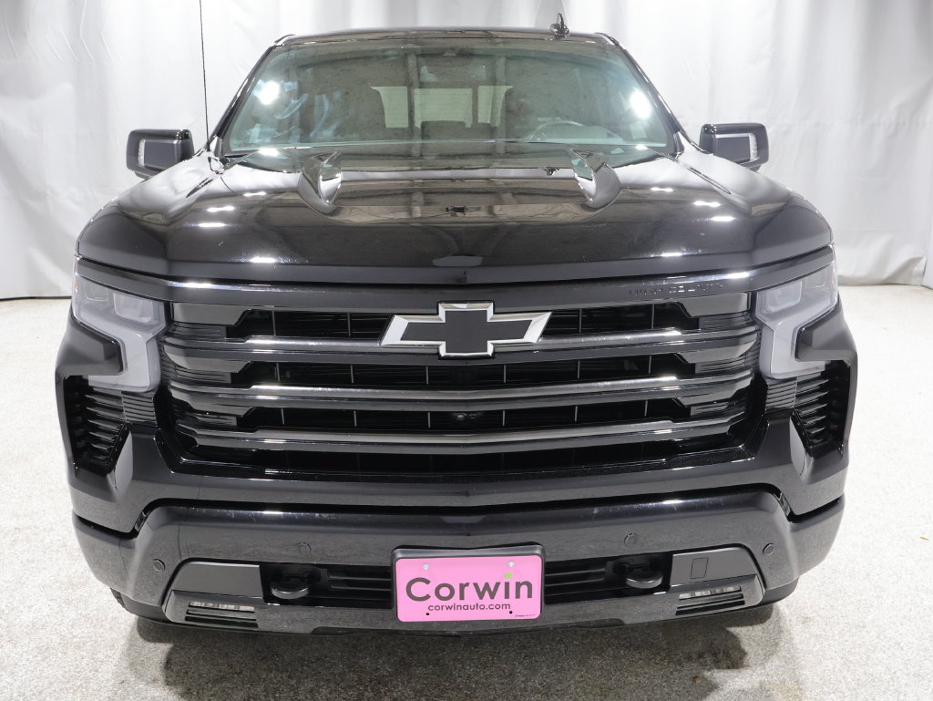Used 2025 Chevrolet Silverado 1500 High Country w/ Midnight Edition AWD/4WD image 9