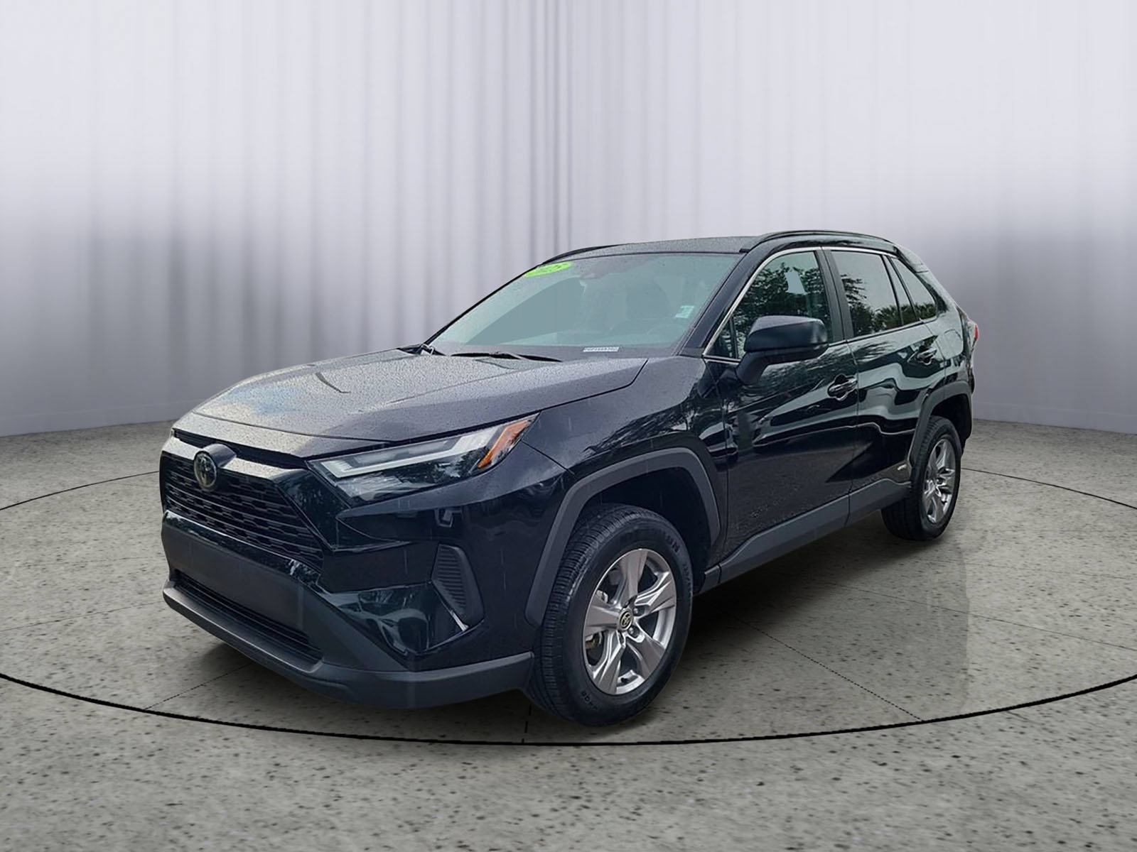 Used 2025 Toyota RAV4 LE AWD/4WD image 5
