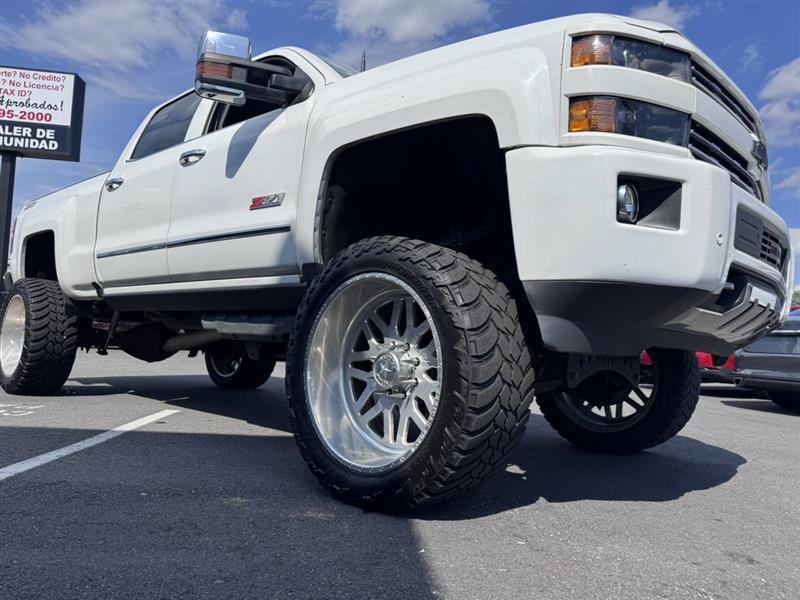 Used 2019 Chevrolet Silverado 2500 LTZ w/ Duramax Plus Package AWD/4WD image 2