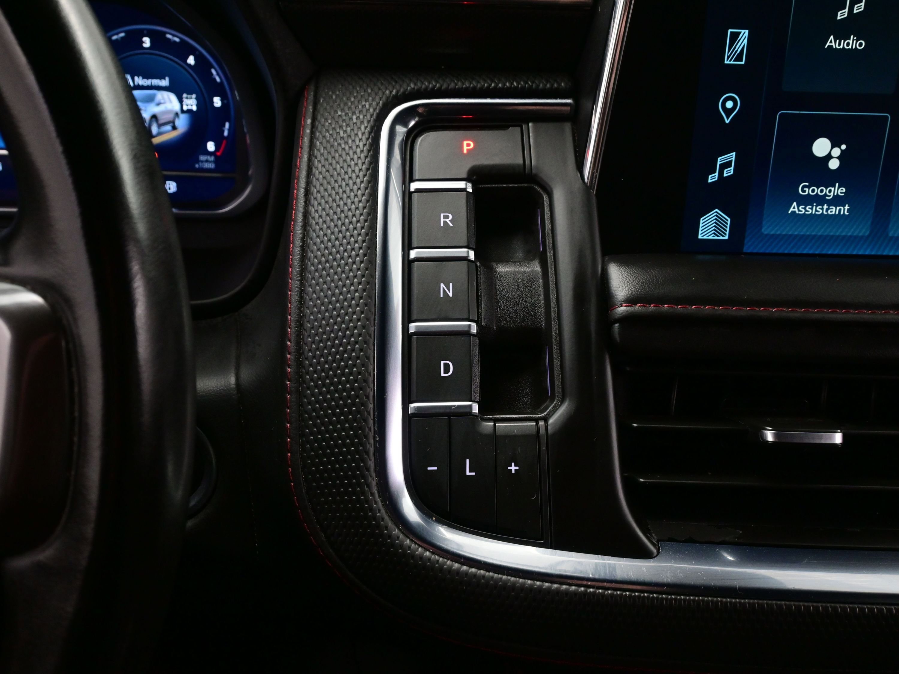 Used 2023 Chevrolet Suburban RST w/ Luxury Package image 23