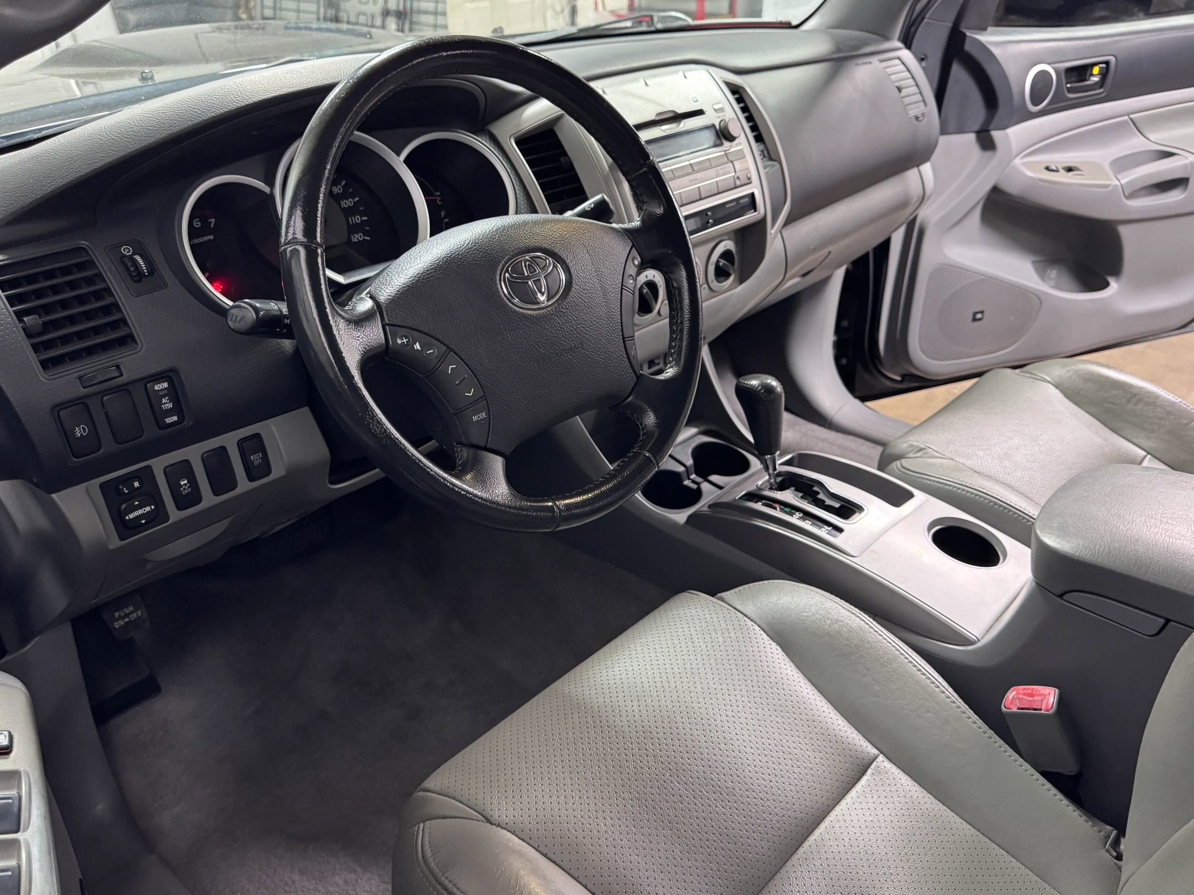 Used 2010 Toyota Tacoma 4x4 Double Cab V6 image 16