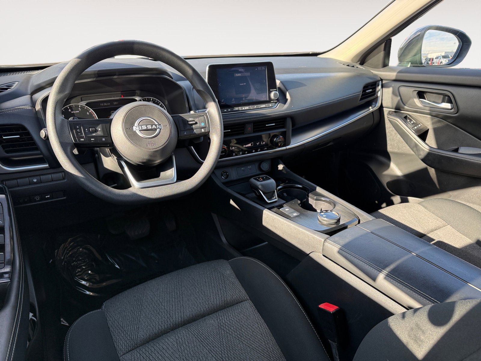 Used 2024 Nissan Rogue SV image 15