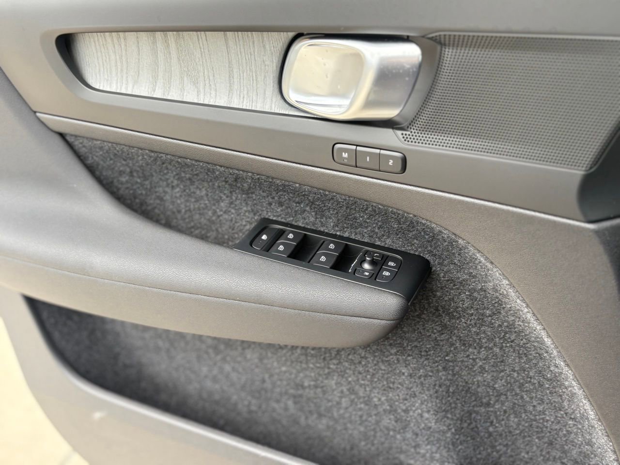 New 2026 Volvo XC40 B5 Core w/ Climate Package image 17