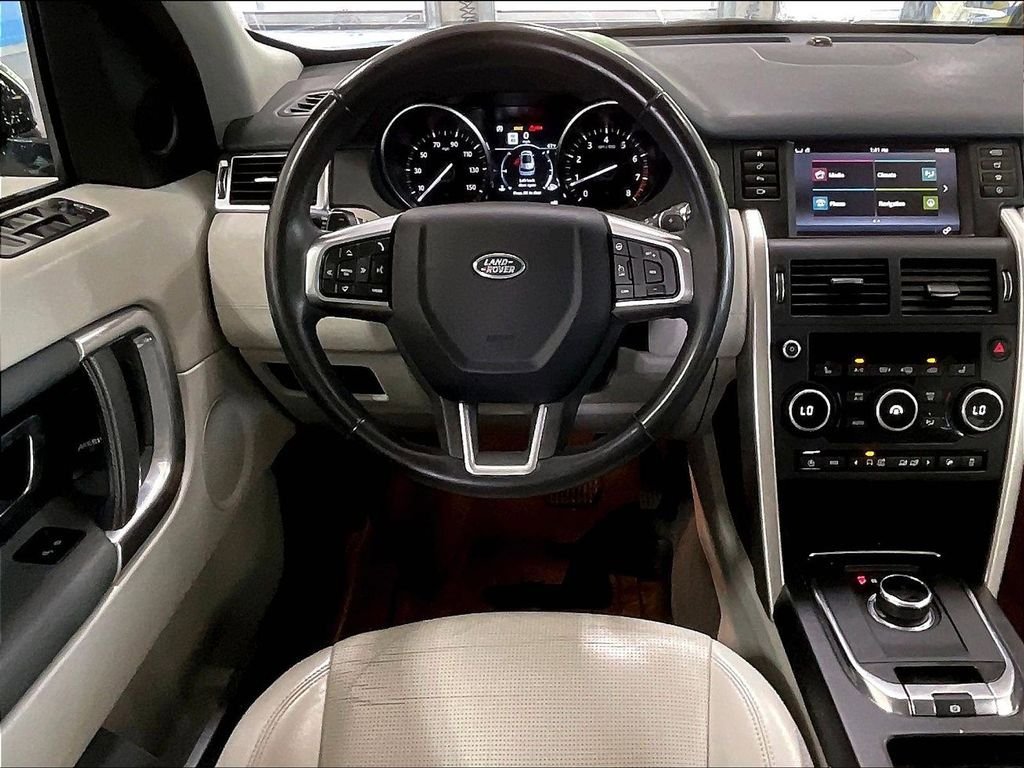 Used 2019 Land Rover Discovery Sport HSE AWD/4WD image 14