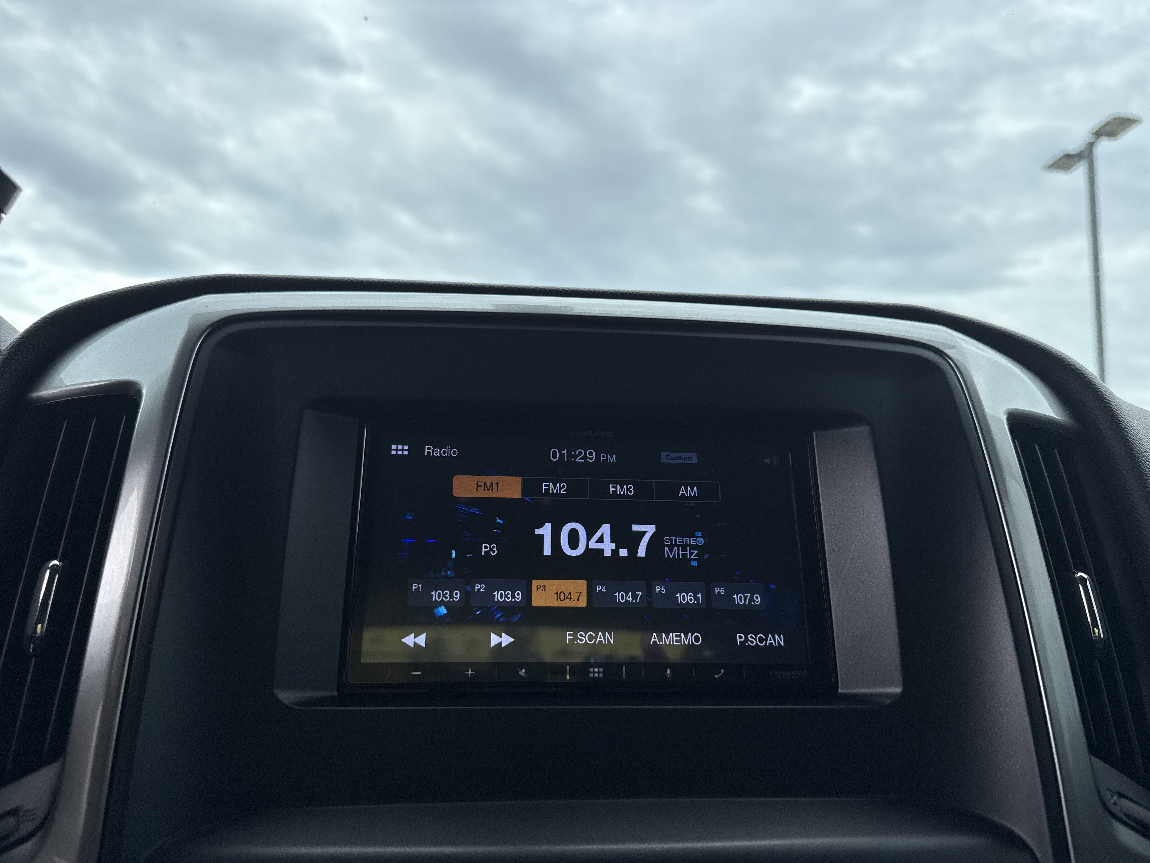 Used 2015 Chevrolet Silverado 1500 LT RWD image 23