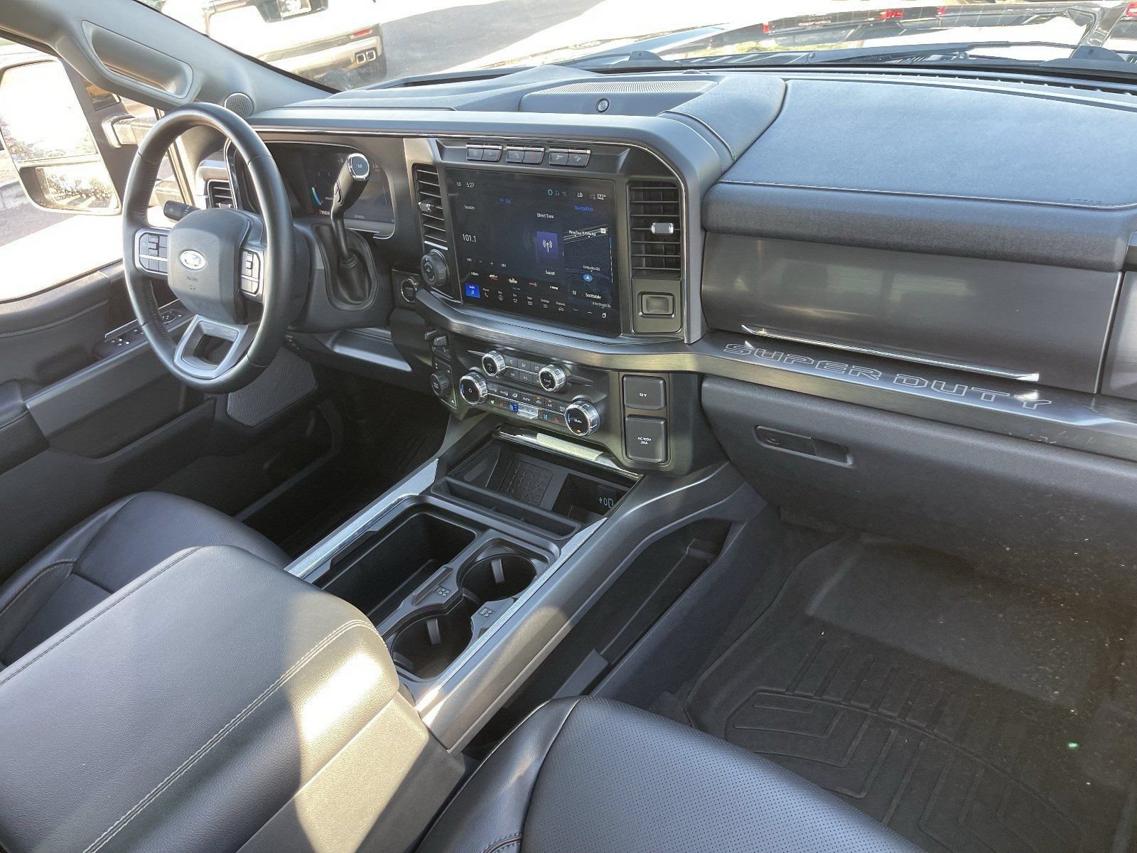 Used 2023 Ford F250 Lariat w/ Lariat Ultimate Package AWD/4WD image 14