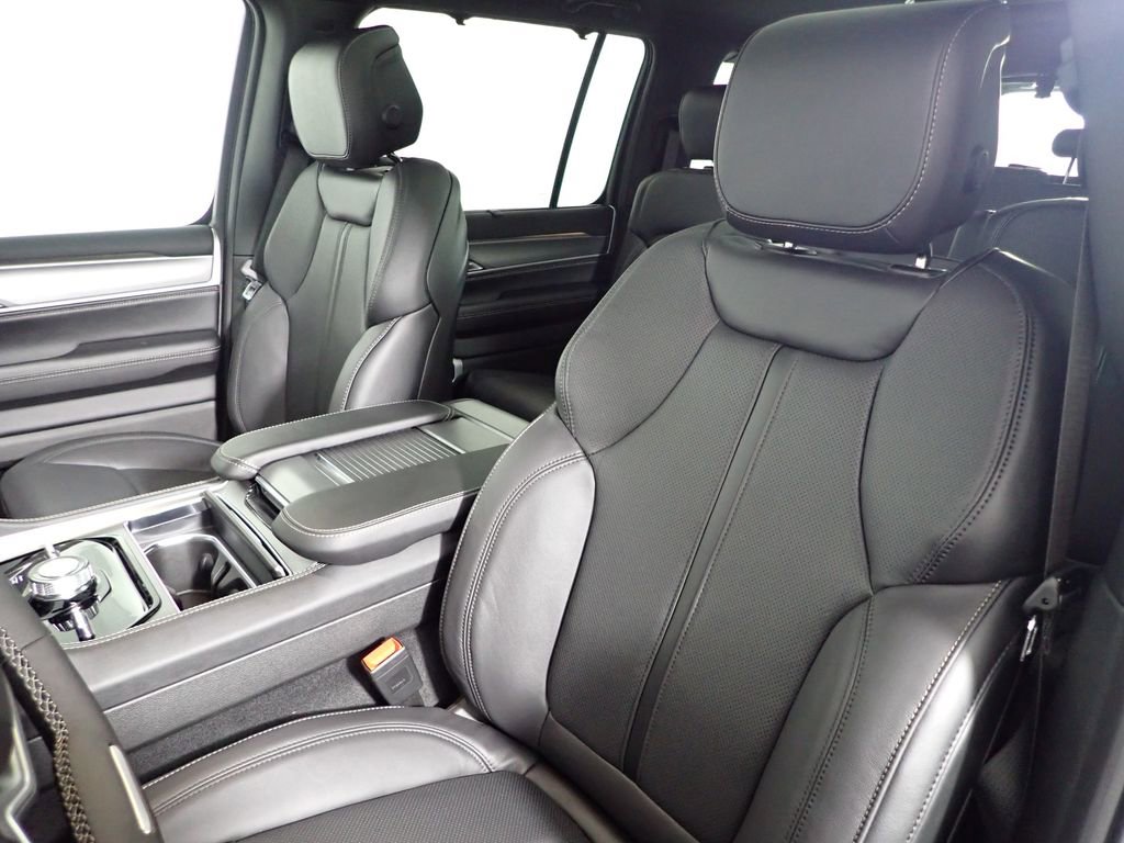 New 2026 Jeep Grand Wagoneer Limited AWD/4WD image 28