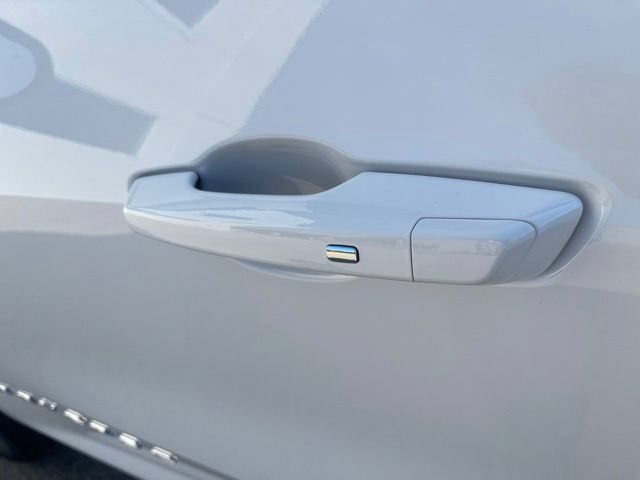 New 2027 Chevrolet Traverse LT w/ Sun and Wheel Package FWD image 16