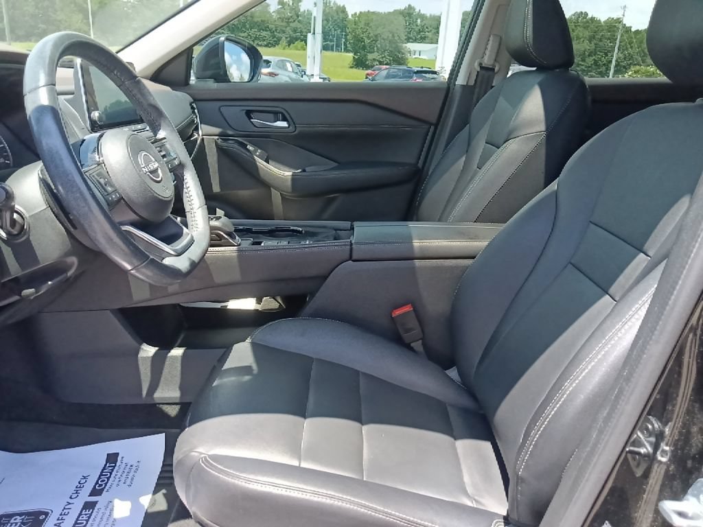 Used 2023 Nissan Rogue SL FWD image 16