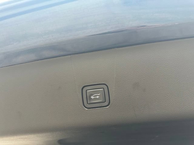 Used 2023 Chevrolet Traverse LT FWD image 27