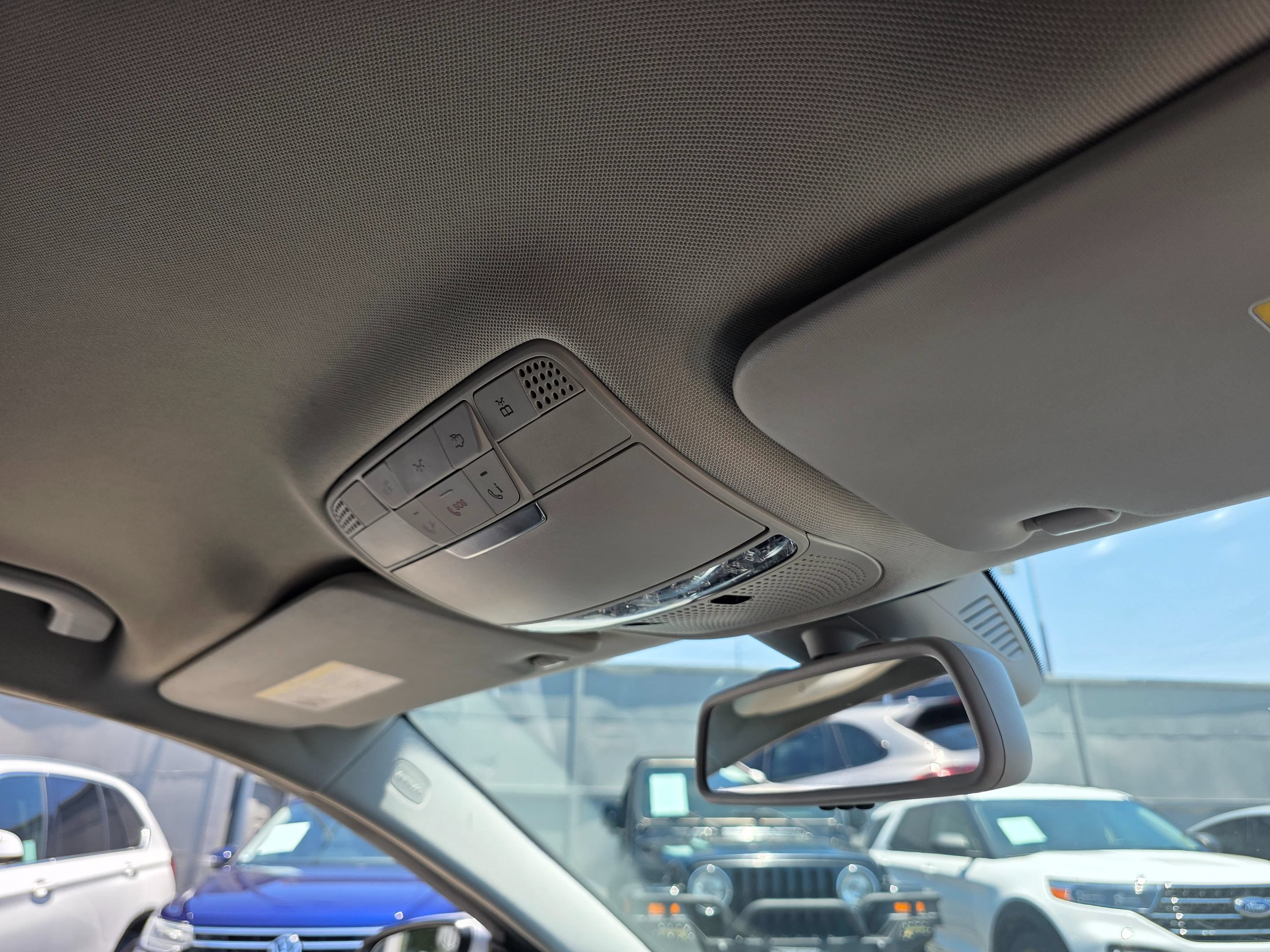 Used 2016 Mercedes-Benz C 350e Sedan w/ Multimedia Package image 11