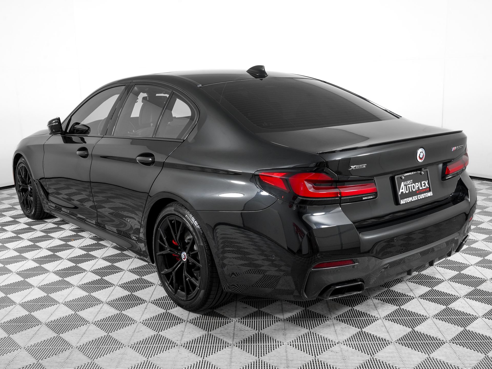 Used 2023 BMW M550i xDrive w/ Executive Package AWD/4WD image 6