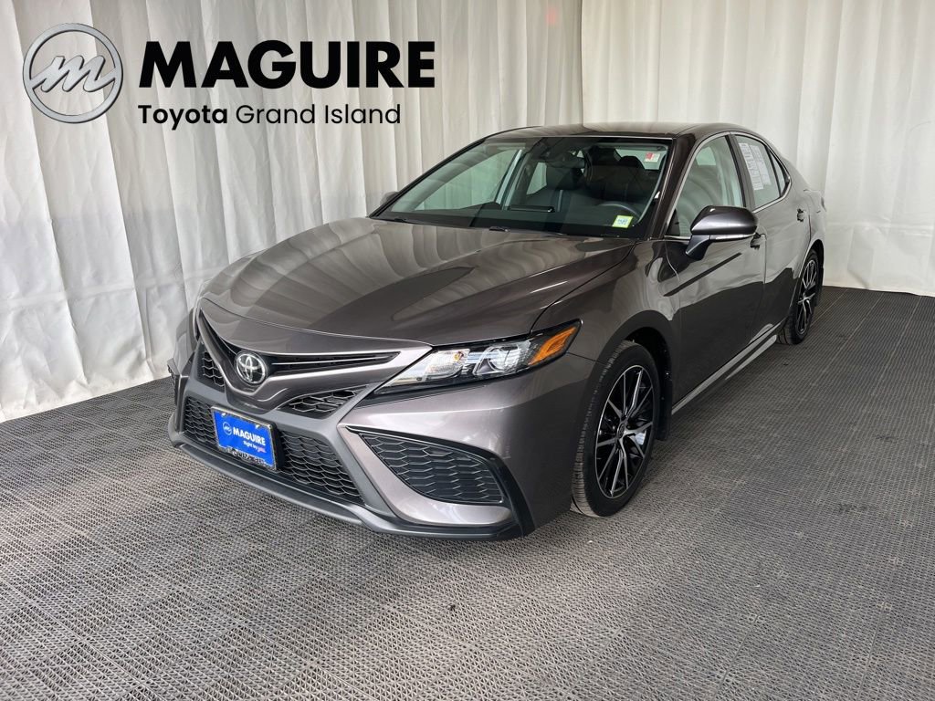 Used 2024 Toyota Camry SE AWD/4WD image 1