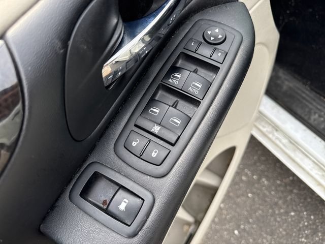 Used 2019 Dodge Grand Caravan SE w/ UConnect Hands-Free Group FWD image 20