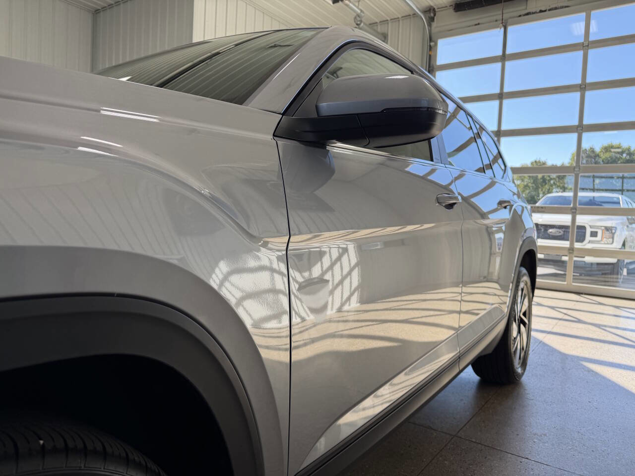 Used 2025 Volkswagen Atlas SE image 46