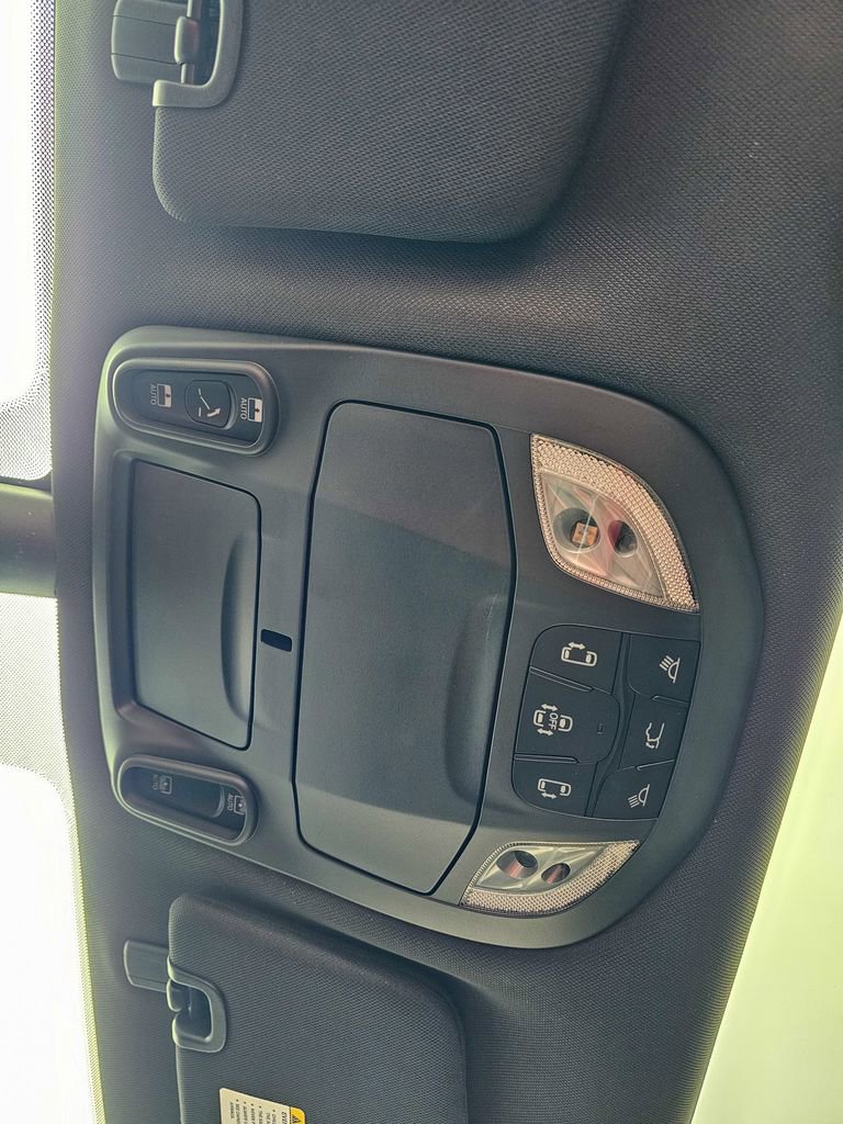 New 2026 Chrysler Pacifica Limited image 29