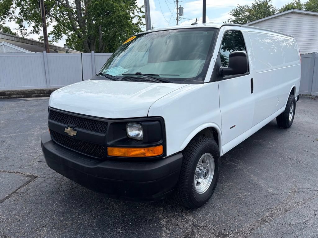Used 2014 Chevrolet Express 2500 Extended RWD image 3
