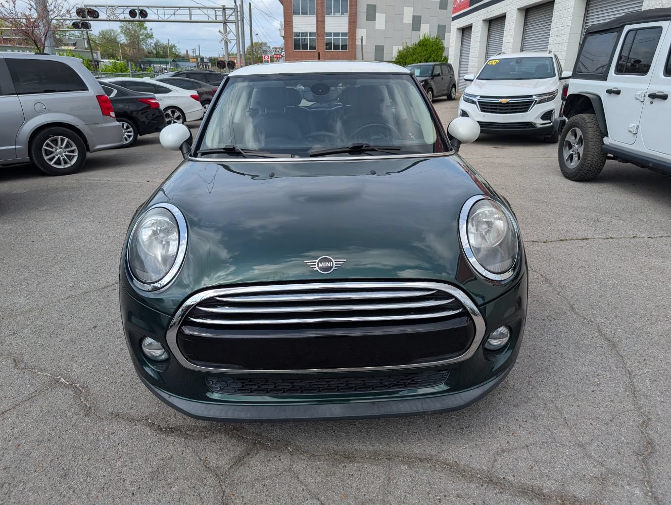 Used 2019 MINI Cooper 2-Door Hardtop w/ Signature Upholstery Package FWD image 4