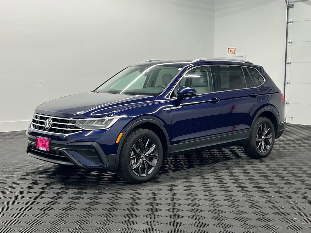 Used 2022 Volkswagen Tiguan SE image 1