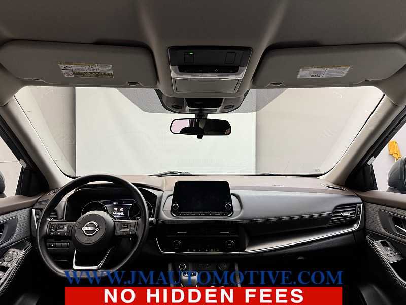 Used 2023 Nissan Rogue SV image 11