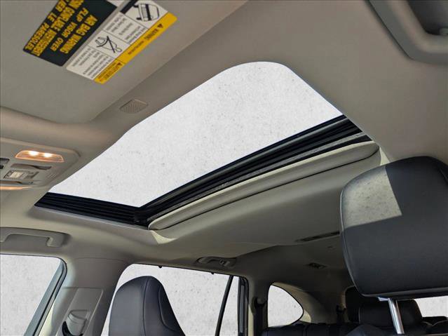 Used 2020 Toyota Highlander XLE image 17