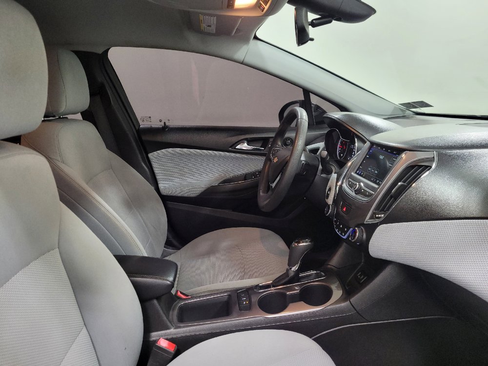 Used 2019 Chevrolet Cruze LT w/ Convenience Package FWD image 21