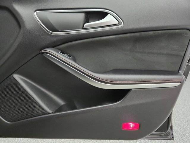 Used 2016 Mercedes-Benz CLA 250 image 24