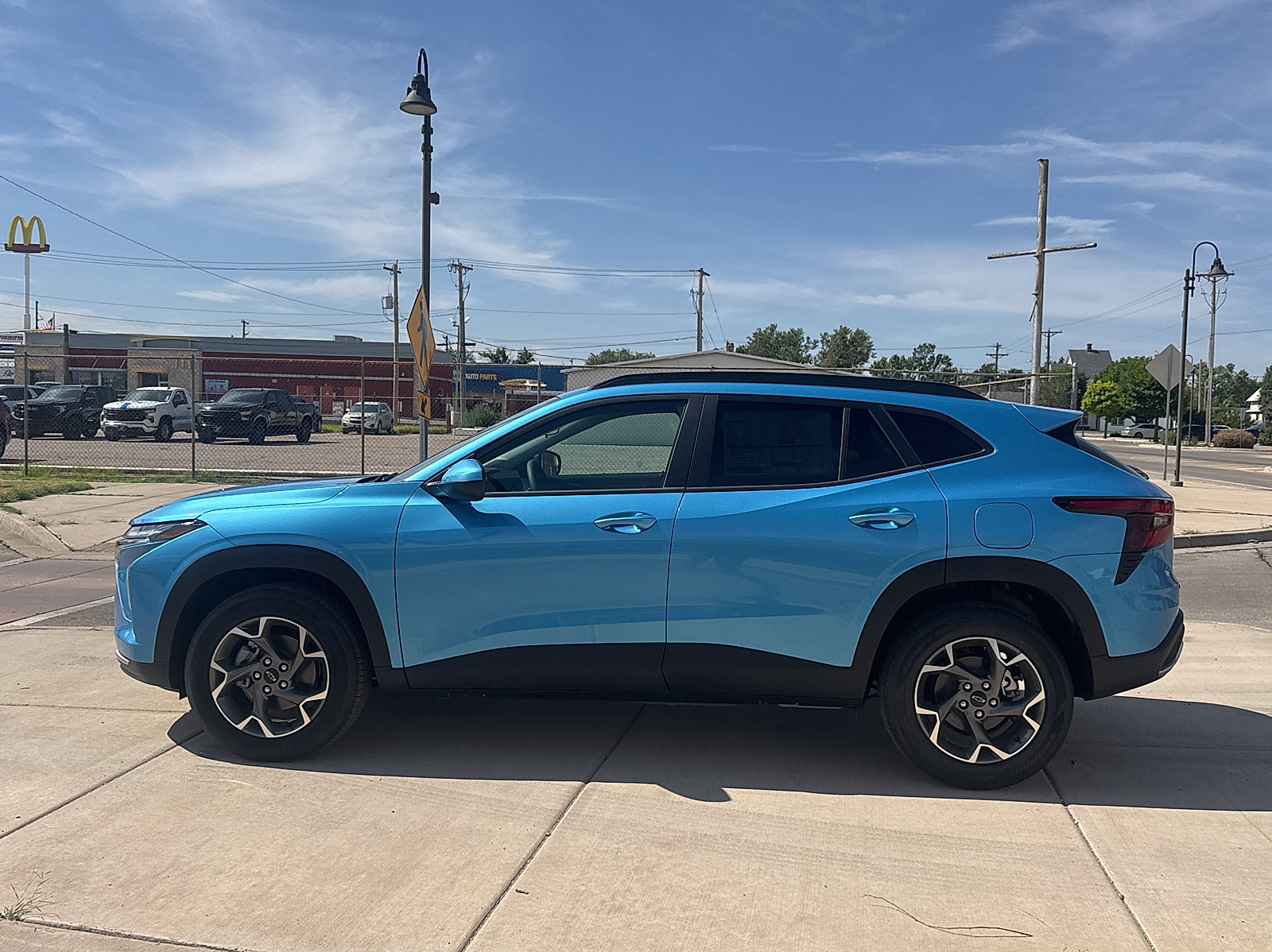 New 2026 Chevrolet Trax LT w/ LPO, Blackout Package FWD image 2