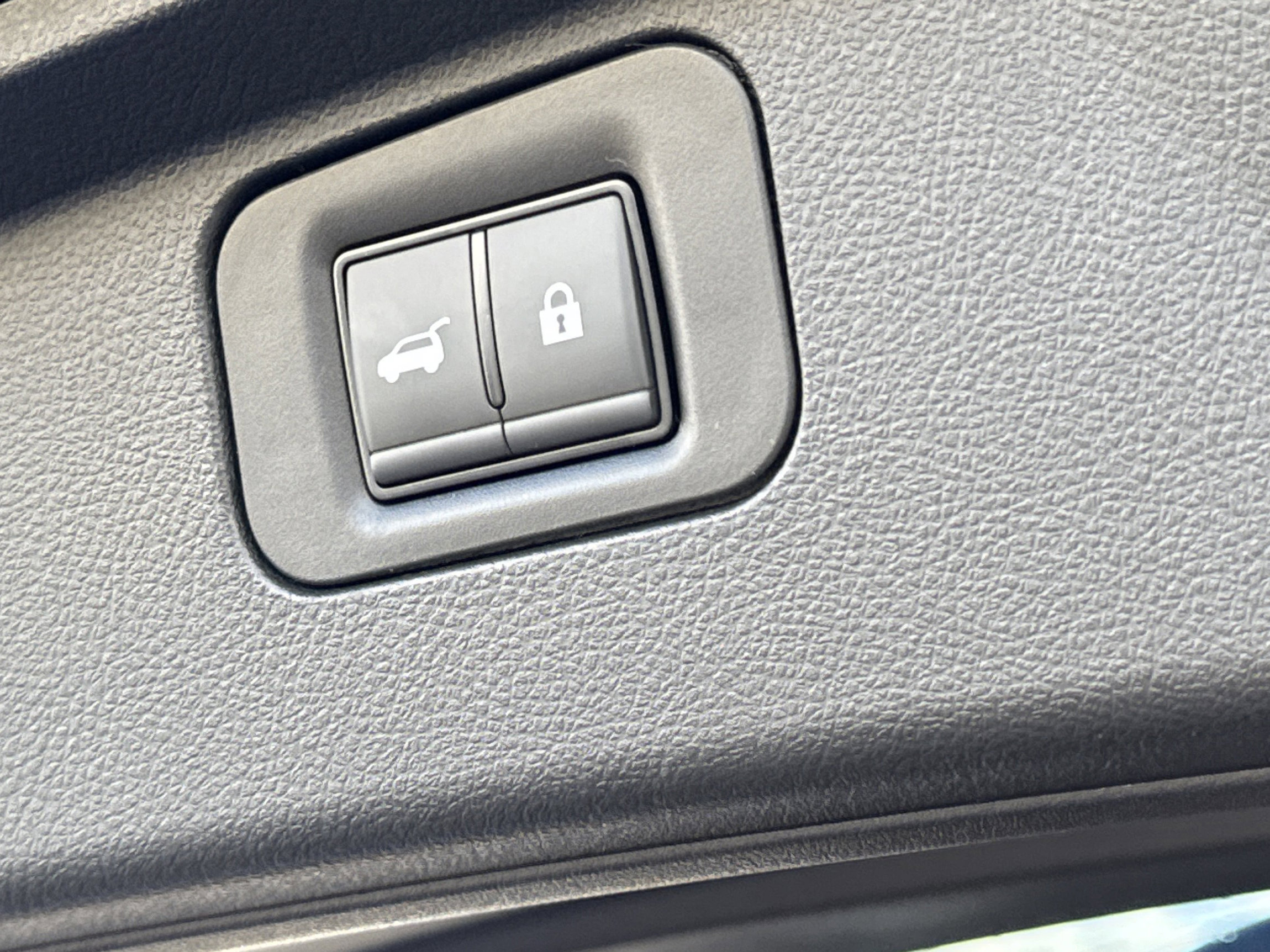 New 2026 Nissan Armada SL w/ Captain's Chari Seat Package image 22