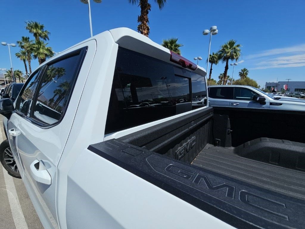 Used 2025 GMC Sierra 1500 AT4 w/ Technology Package AWD/4WD image 33