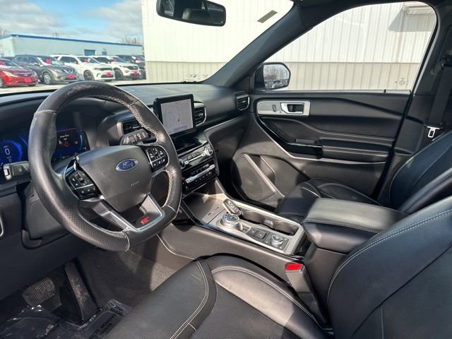 Used 2022 Ford Explorer ST w/ ST Street Pack image 12