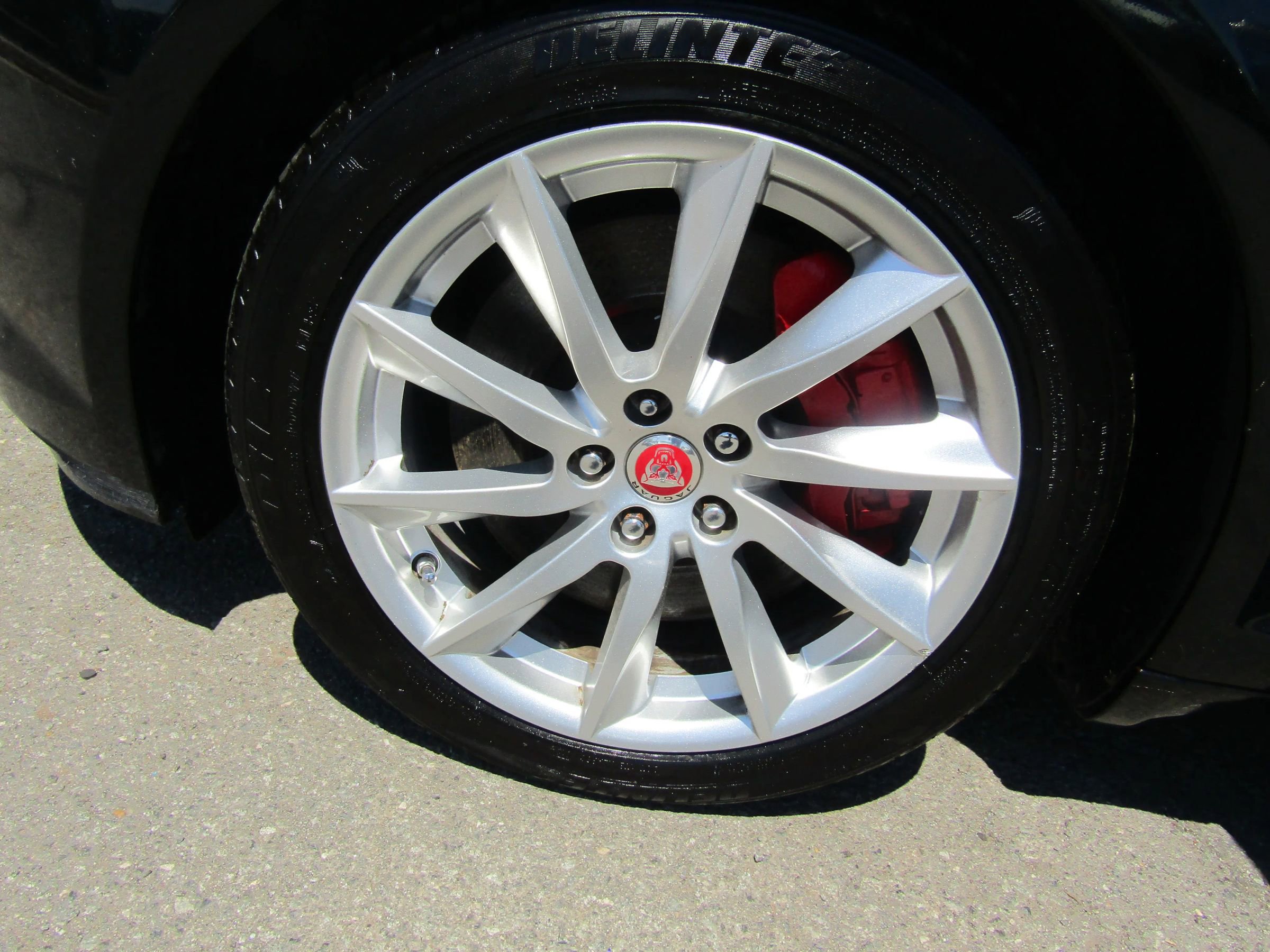 Used 2014 Jaguar XF RWD image 28