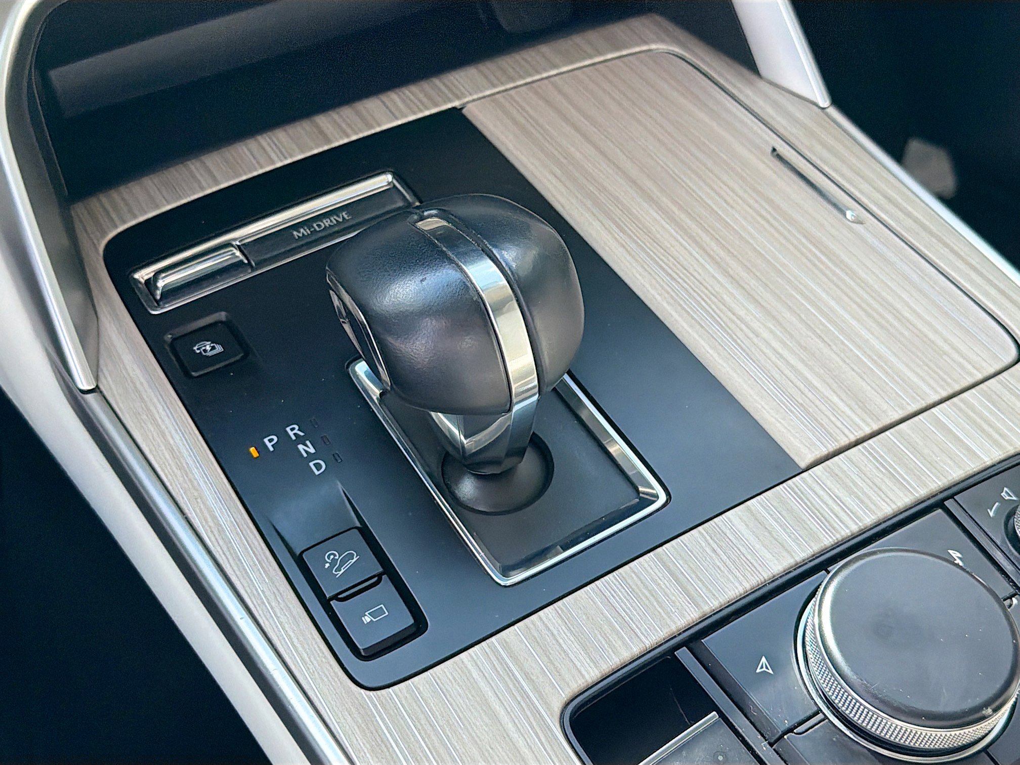 Used 2024 MAZDA CX-90 Plug-In Hybrid w/ Premium Plus image 29