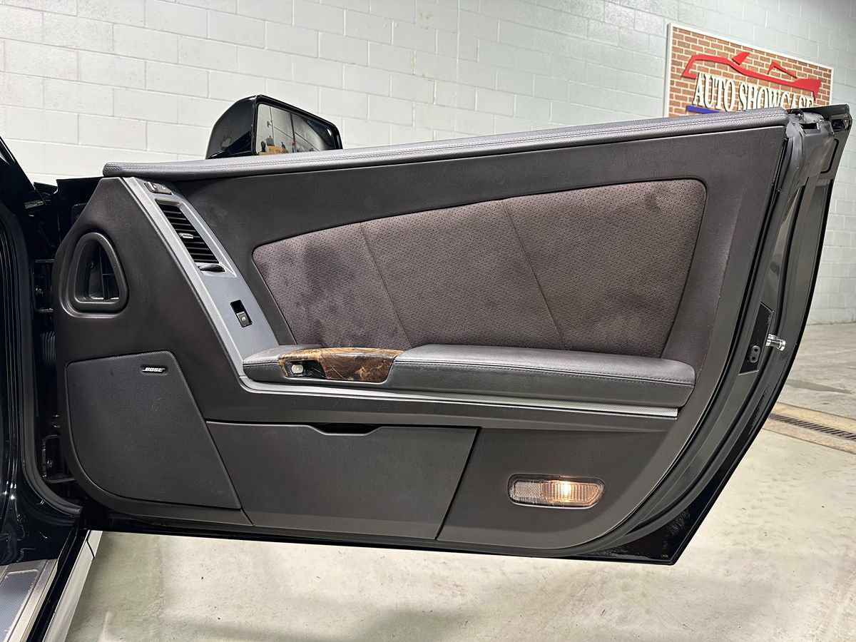 Used 2009 Cadillac XLR V RWD image 14