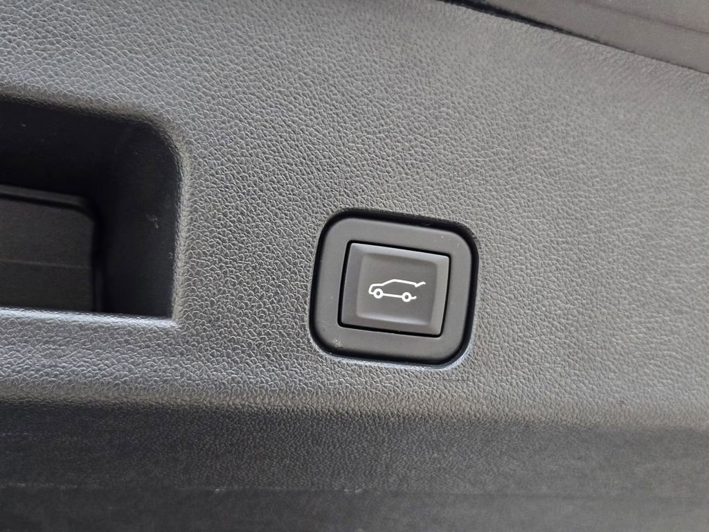 Used 2025 Buick Enclave Preferred image 32