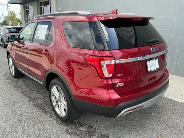 Used 2017 Ford Explorer XLT w/ Equipment Group 202A image 2
